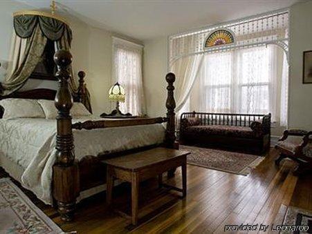The Historic Morris Harvey House Bed & Breakfast Fayetteville Room photo