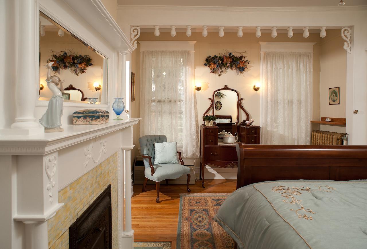 The Historic Morris Harvey House Bed & Breakfast Fayetteville Room photo